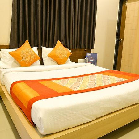 Hotel Midtown Inn Nashik Buitenkant foto