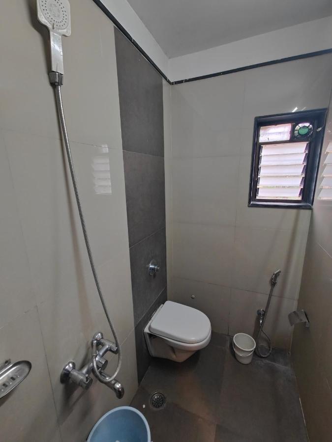 Hotel Midtown Inn Nashik Buitenkant foto