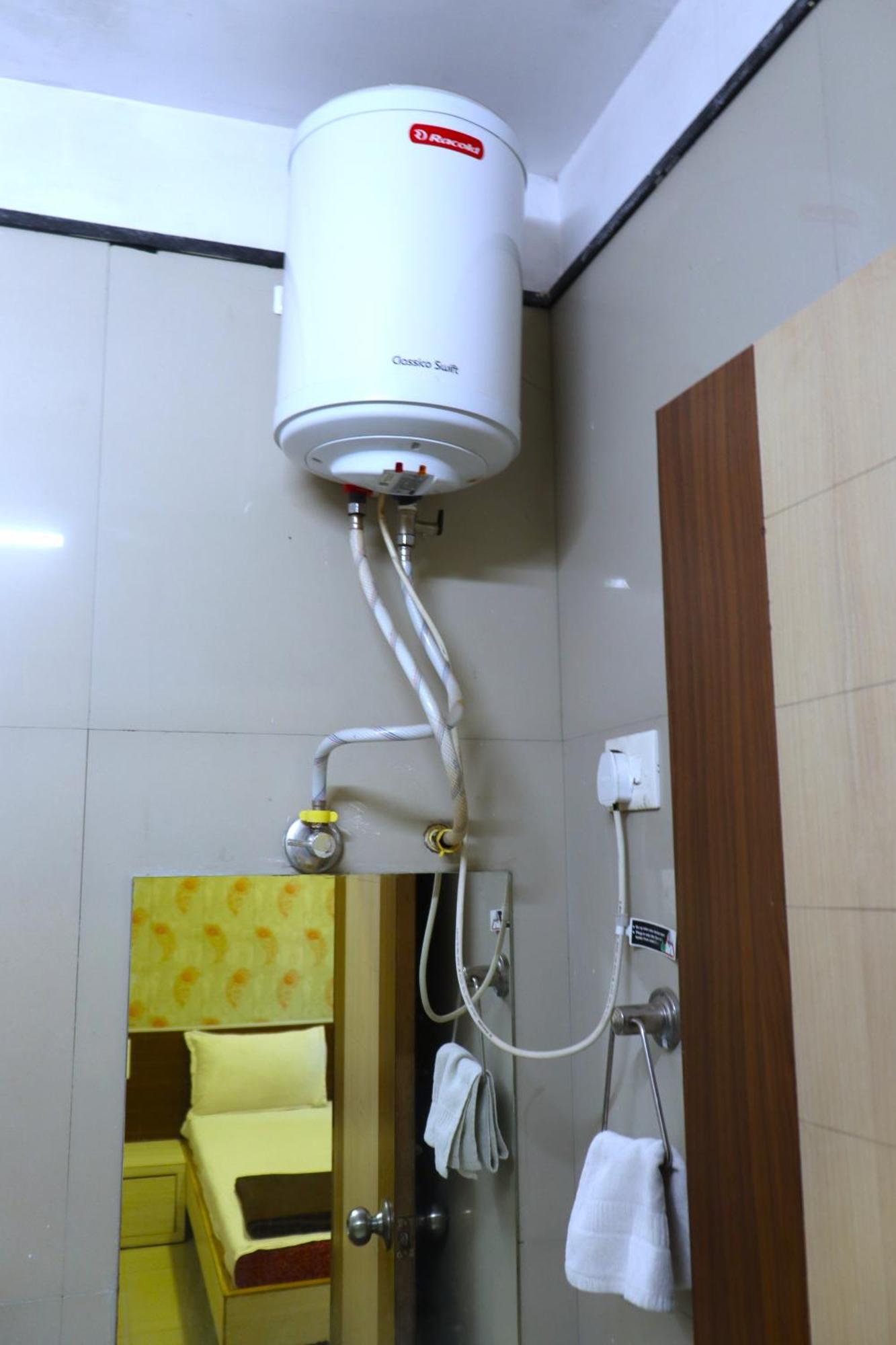 Hotel Midtown Inn Nashik Buitenkant foto