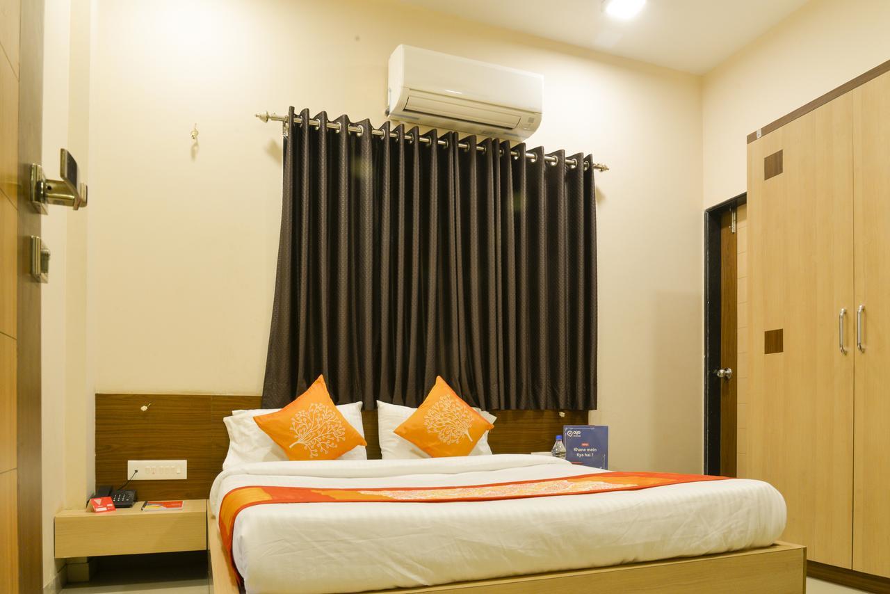 Hotel Midtown Inn Nashik Buitenkant foto
