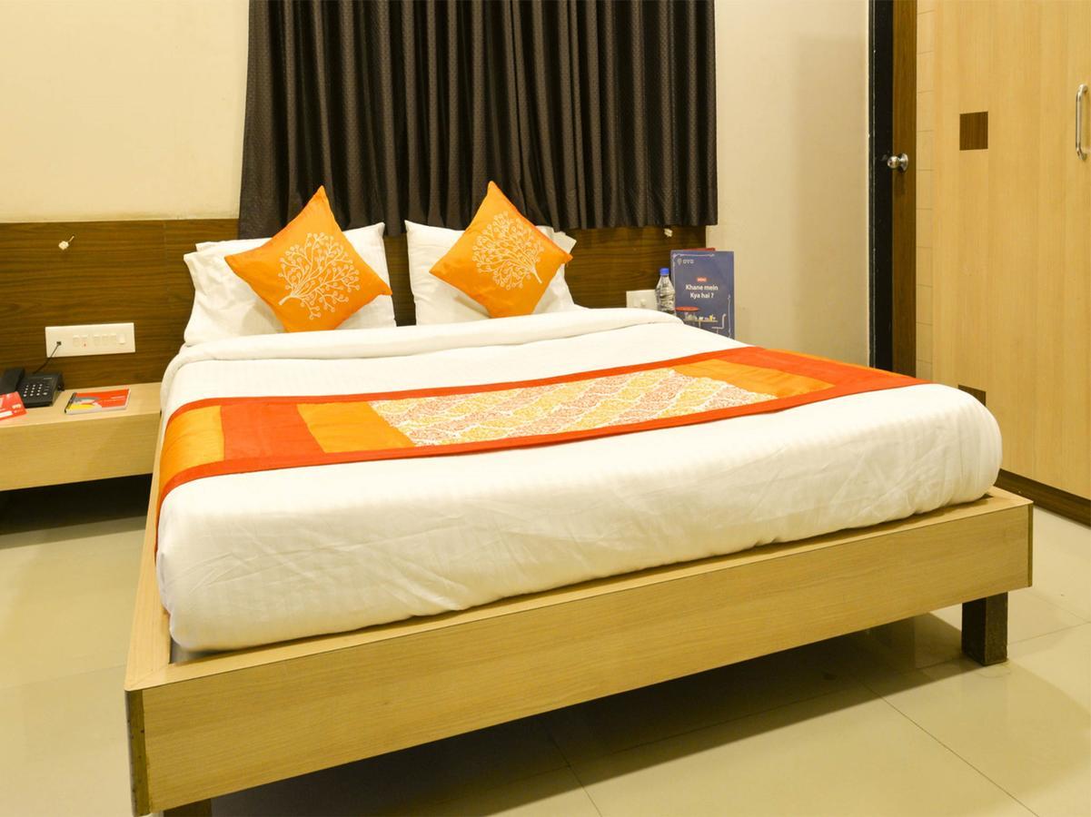 Hotel Midtown Inn Nashik Buitenkant foto